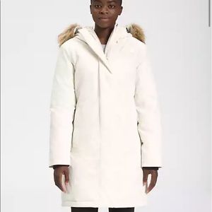Women’s north face arctic parka!